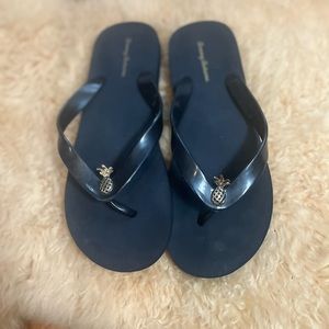 Tommy Bahama foam flip flops